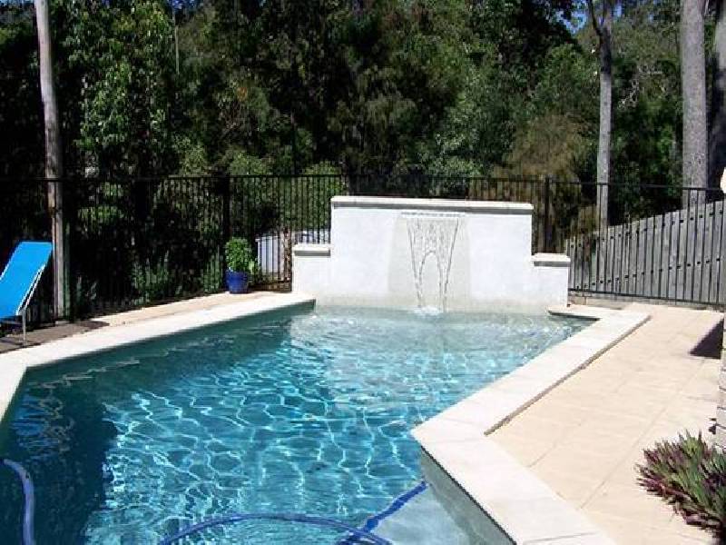 Leopard Ave, Elanora QLD 4221