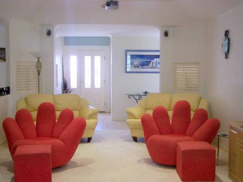 Leopard Ave, Elanora QLD 4221