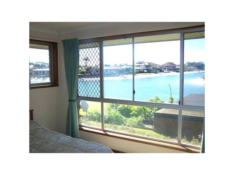 122 Mallawa Drive, Palm Beach QLD 4221