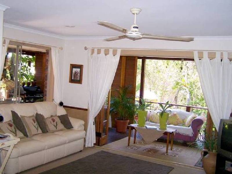 4 Mirimar Court, Currumbin Waters QLD 4223