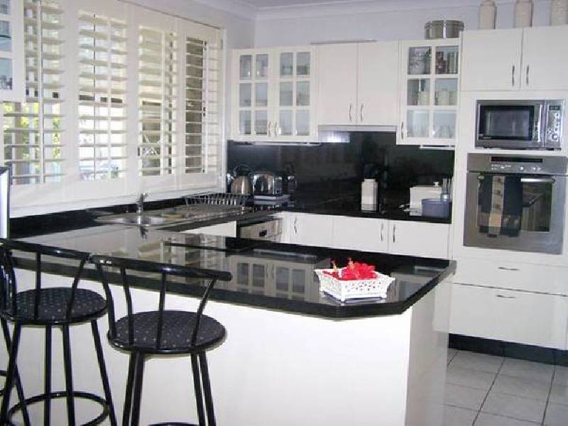 6 Mainsail Street, Currumbin Waters QLD 4223