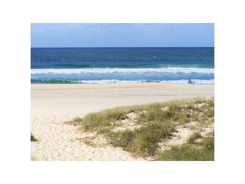 1/4 Twenty Sixth Ave, Palm Beach QLD 4221