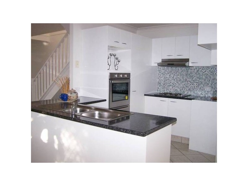 1/4 Twenty Sixth Ave, Palm Beach QLD 4221