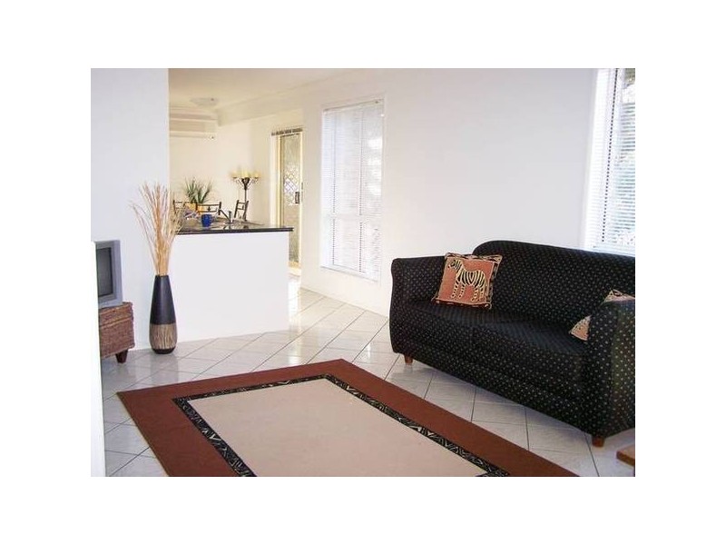 1/4 Twenty Sixth Ave, Palm Beach QLD 4221