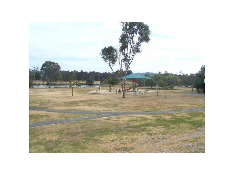 Silverglade Drive, Elanora QLD 4221