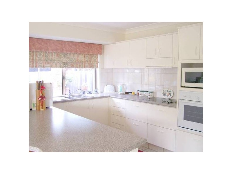 Silverglade Drive, Elanora QLD 4221