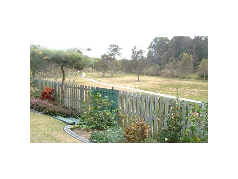 Silverglade Drive, Elanora QLD 4221