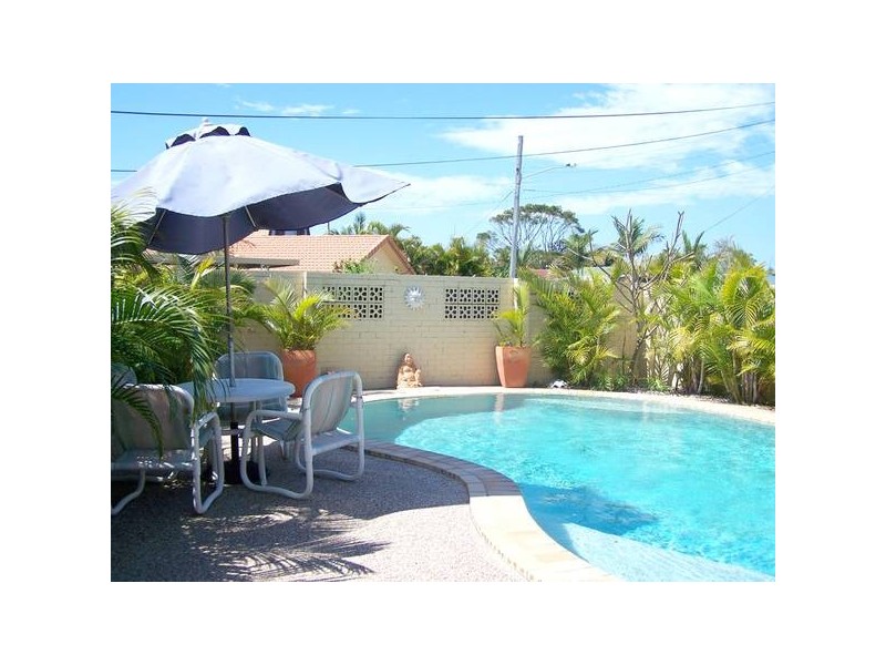 35 Denawen Street, Palm Beach QLD 4221