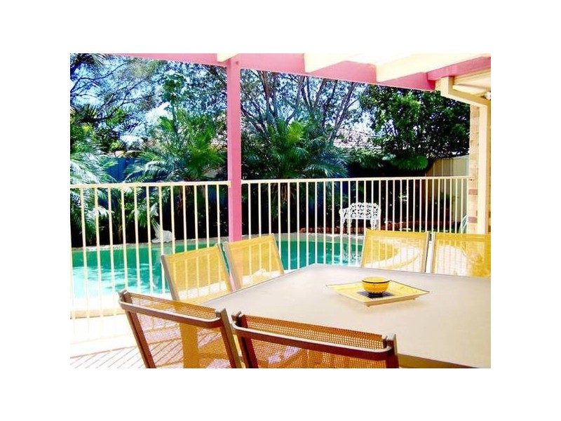 27 Ottelia Drive, Elanora QLD 4221
