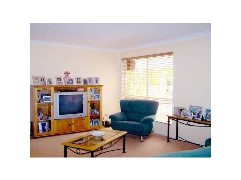 27 Ottelia Drive, Elanora QLD 4221