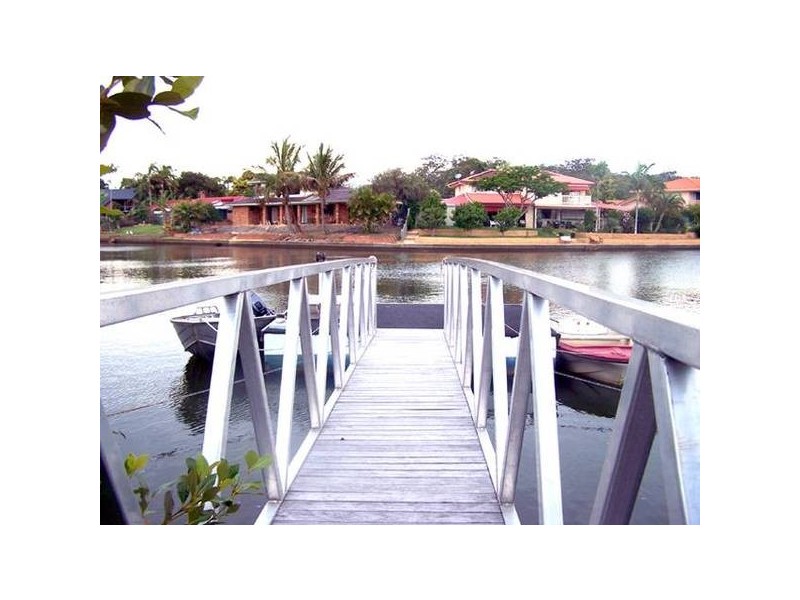 32 Mainsail Street, Currumbin Waters QLD 4223
