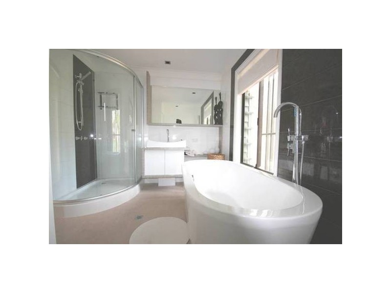 182 Simpsons Road, Currumbin Waters QLD 4223