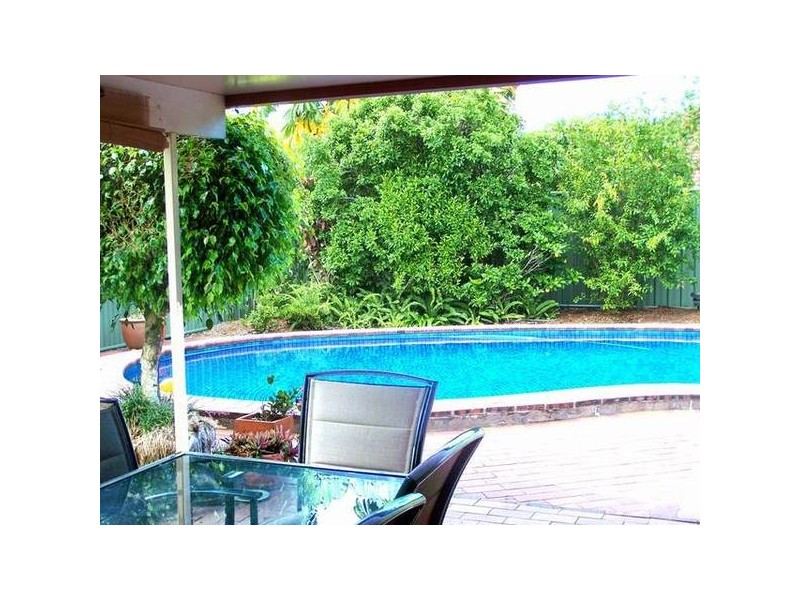 9 Holbrook Way, Elanora QLD 4221