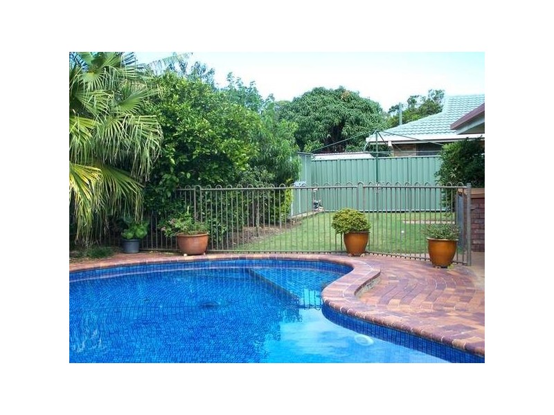 9 Holbrook Way, Elanora QLD 4221