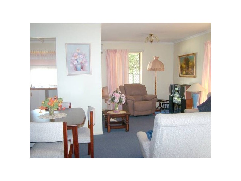 1/1 Cowal Court, Elanora QLD 4221