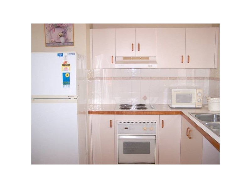 1/1 Cowal Court, Elanora QLD 4221