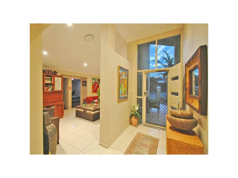 30 Chown Ave, Currumbin Waters QLD 4223