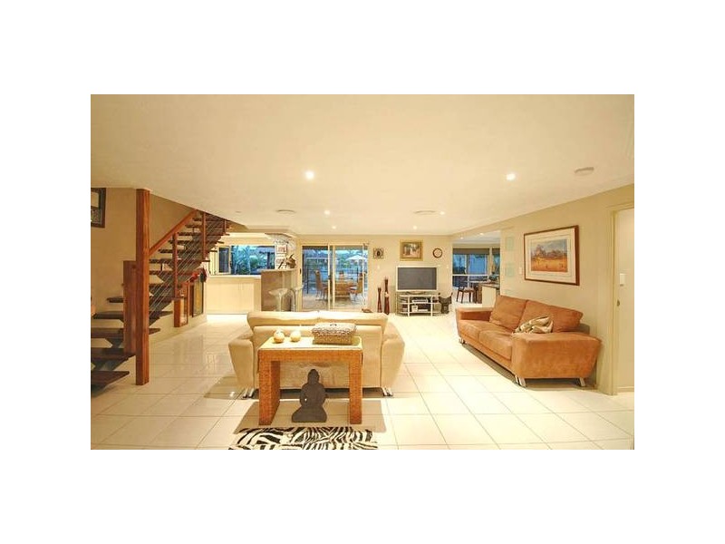 30 Chown Ave, Currumbin Waters QLD 4223