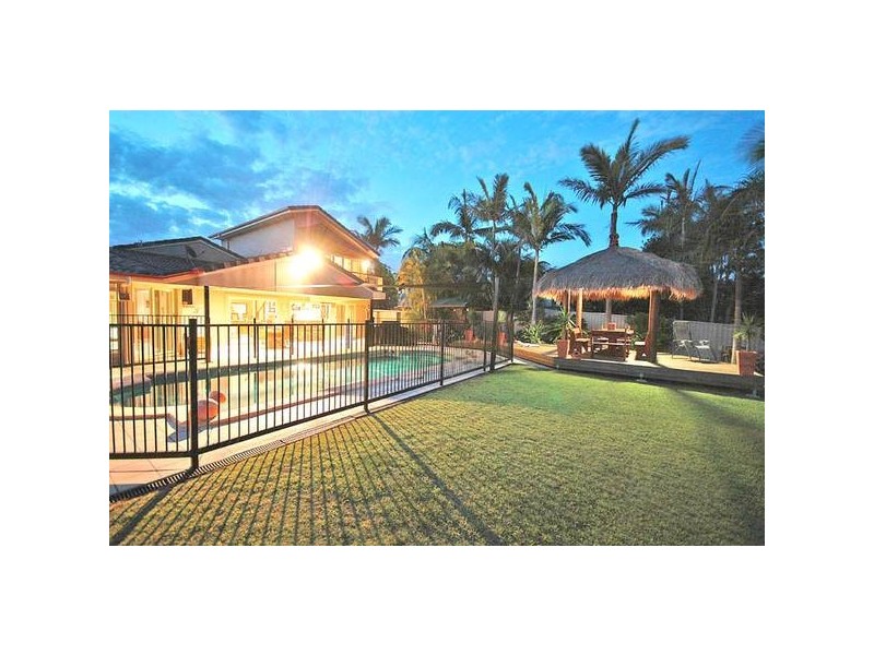 30 Chown Ave, Currumbin Waters QLD 4223