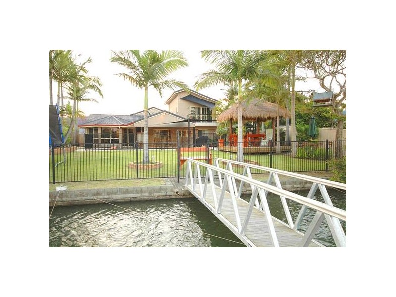 30 Chown Ave, Currumbin Waters QLD 4223