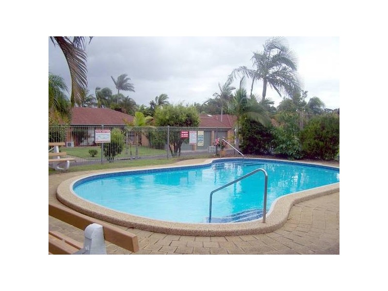 2/160 Bardon Ave, Miami QLD 4220