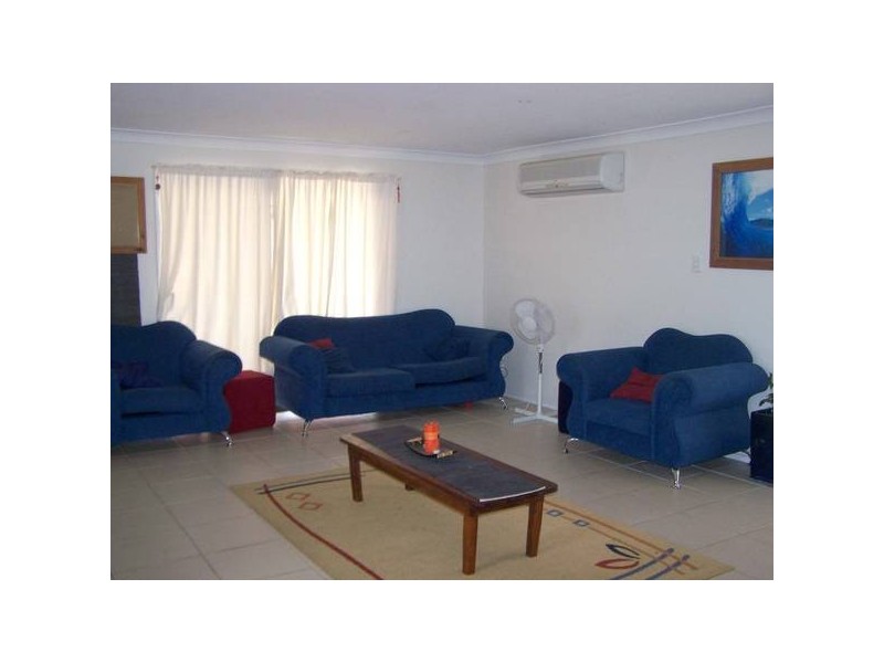 30 Seabrook Street, Elanora QLD 4221