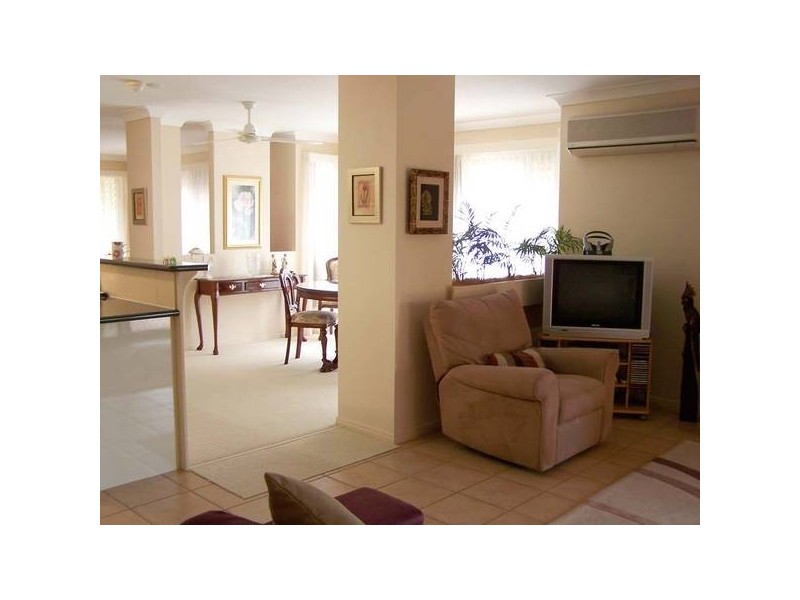 2 Typha Place, Elanora QLD 4221