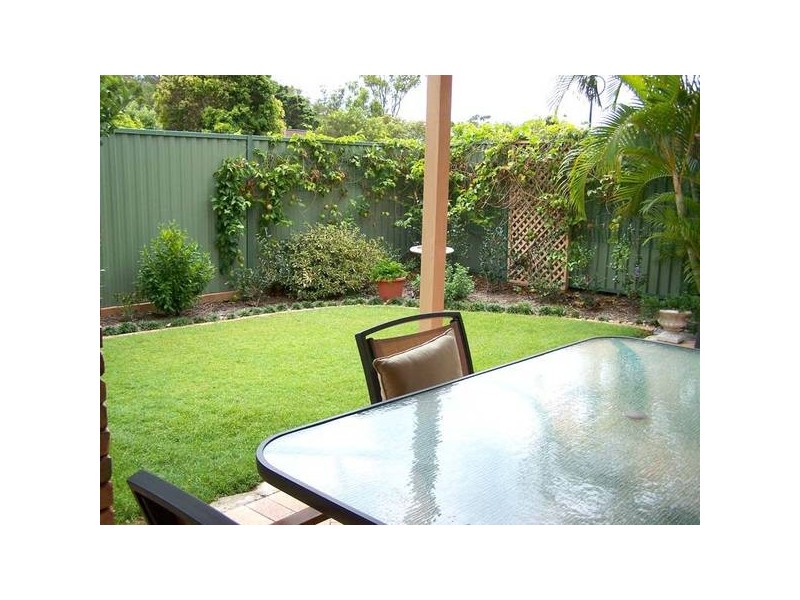 2 Typha Place, Elanora QLD 4221