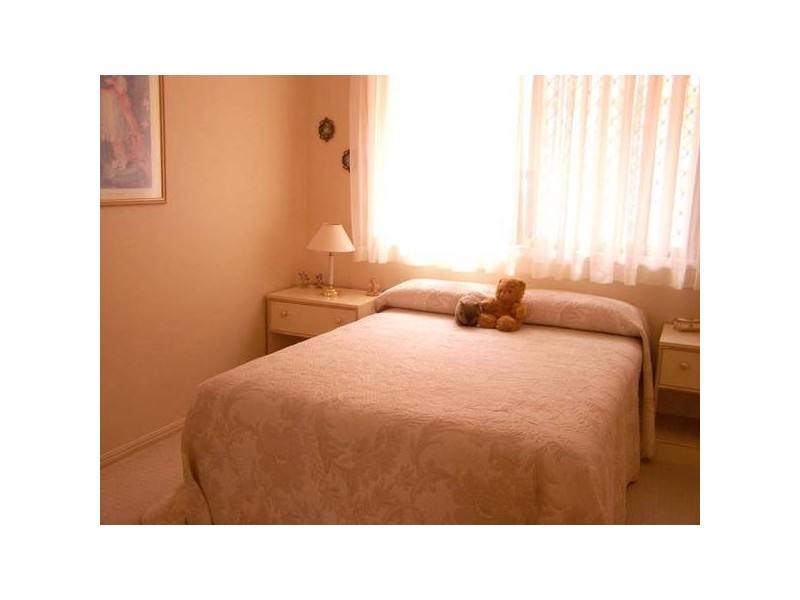 2 Typha Place, Elanora QLD 4221