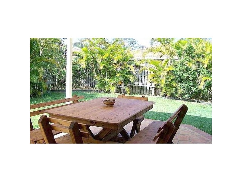 16 Typha Place, Elanora QLD 4221