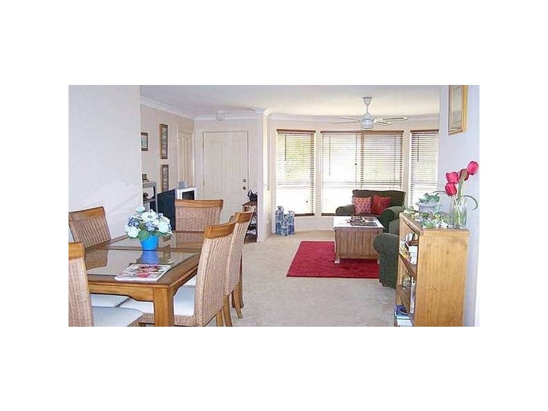 16 Typha Place, Elanora QLD 4221