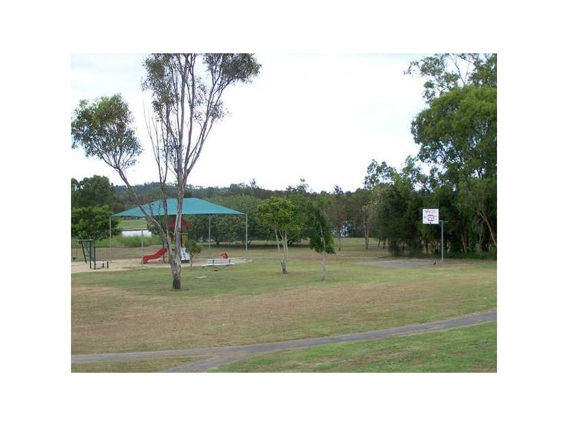 16 Typha Place, Elanora QLD 4221