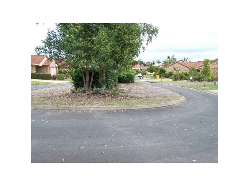 16 Typha Place, Elanora QLD 4221