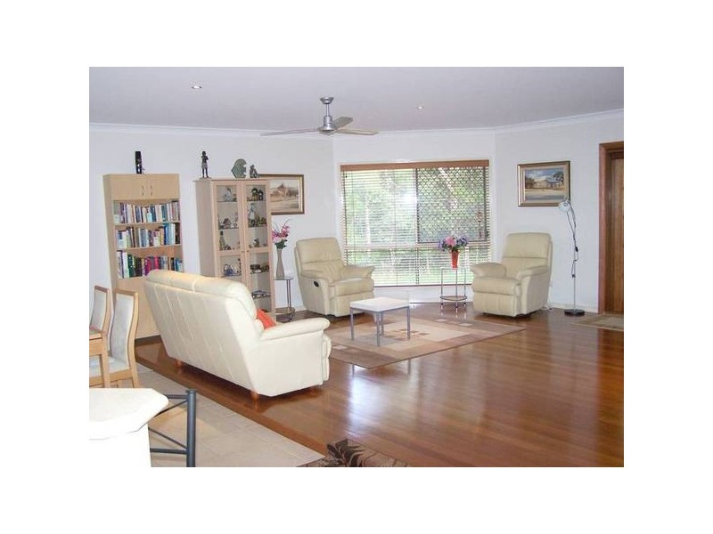 10 Brushbox Street, Elanora QLD 4221