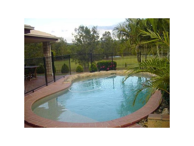 27 Tussock Crescent, Elanora QLD 4221