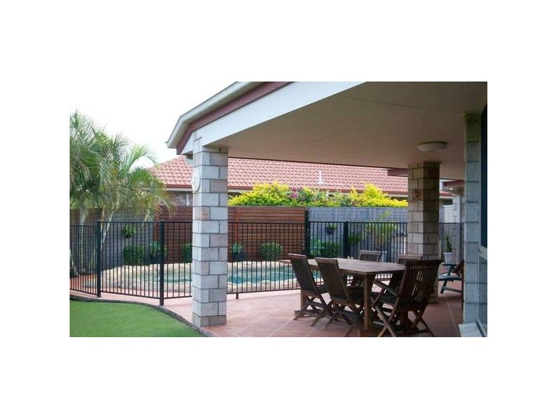 27 Tussock Crescent, Elanora QLD 4221