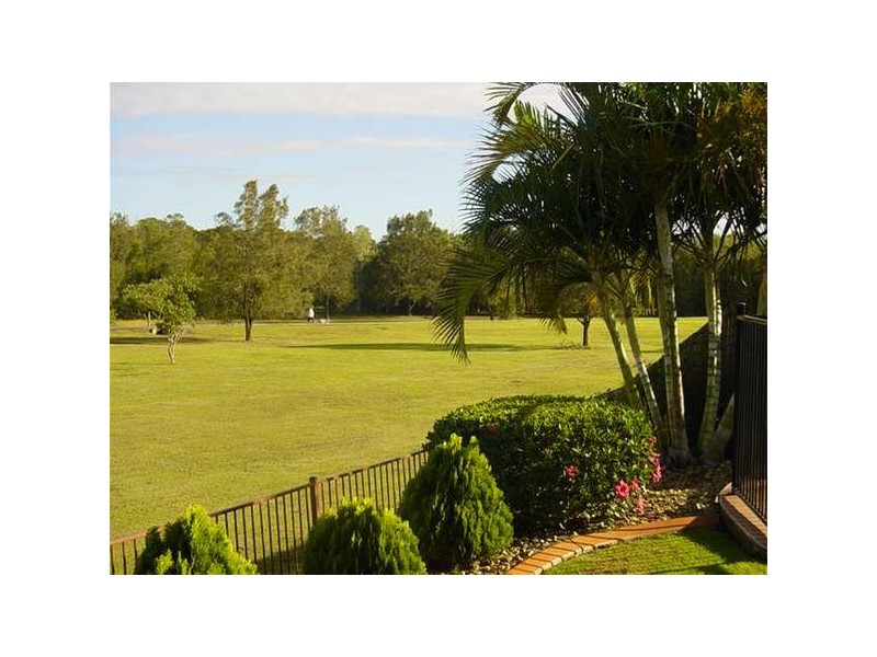 27 Tussock Crescent, Elanora QLD 4221