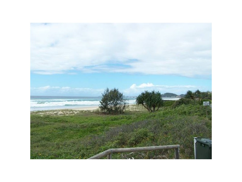 2/29 Twenty Seventh Avenue, Palm Beach QLD 4221