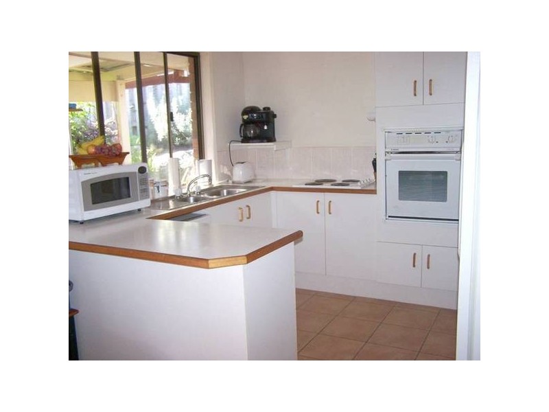 6 Kalmia Court, Elanora QLD 4221