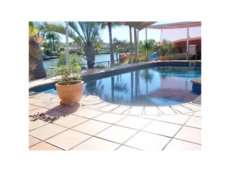 9 Harris Court, Currumbin Waters QLD 4223