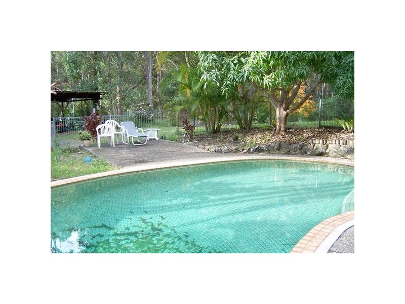 17 Cornwall Drive, Elanora QLD 4221