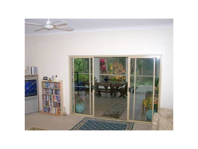 17 Cornwall Drive, Elanora QLD 4221