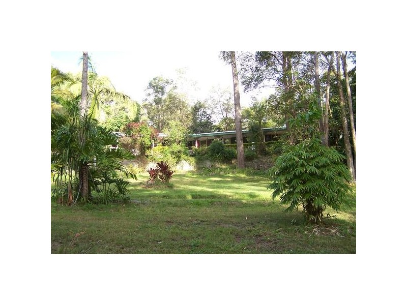 17 Cornwall Drive, Elanora QLD 4221
