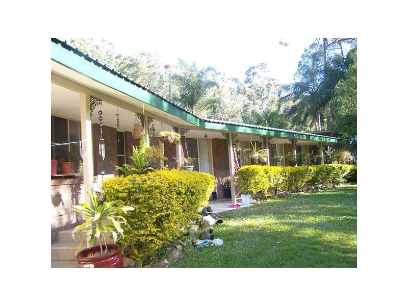 17 Cornwall Drive, Elanora QLD 4221