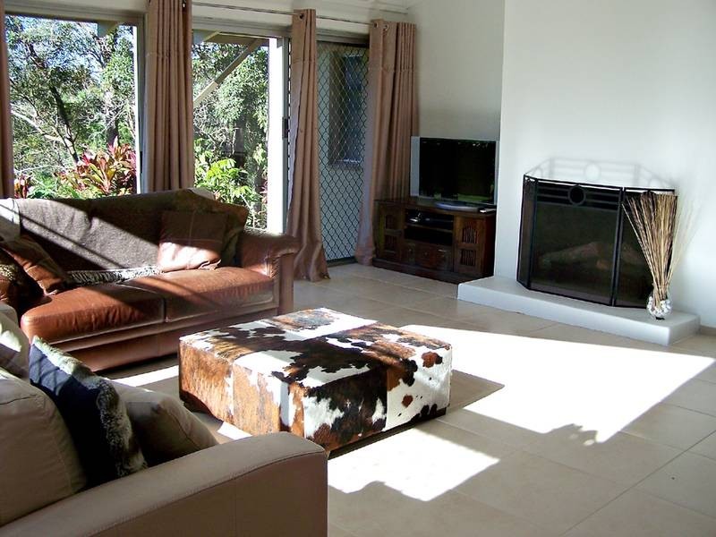 2 Dermott Place, Tallebudgera QLD 4228