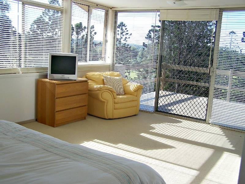 2 Dermott Place, Tallebudgera QLD 4228