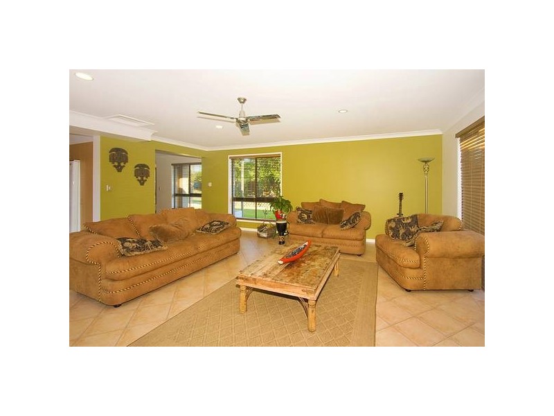 35 Mainsail Street, Currumbin Waters QLD 4223