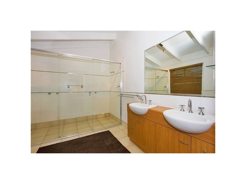 35 Mainsail Street, Currumbin Waters QLD 4223