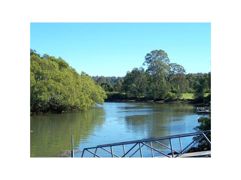 4 Almond Court, Elanora QLD 4221