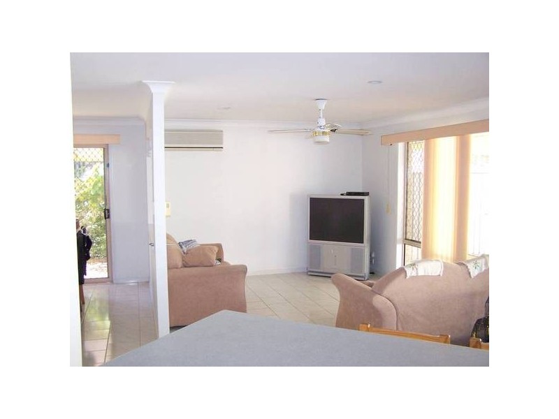 4 Almond Court, Elanora QLD 4221